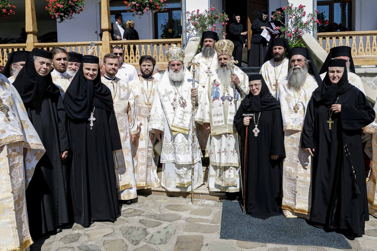 Zile de sărbătoare la Mănăstirea Văratec 306215