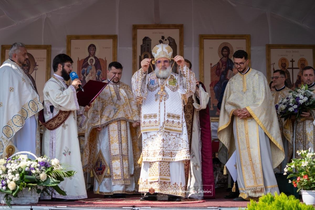 Binecuvântarea ansamblului eclezial din orașul-stațiune Târgu Ocna 306256