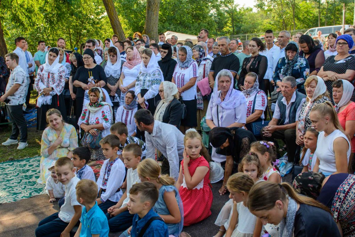 Veșmânt nou de har pentru biserica din Mândrești-Ungureni 306248