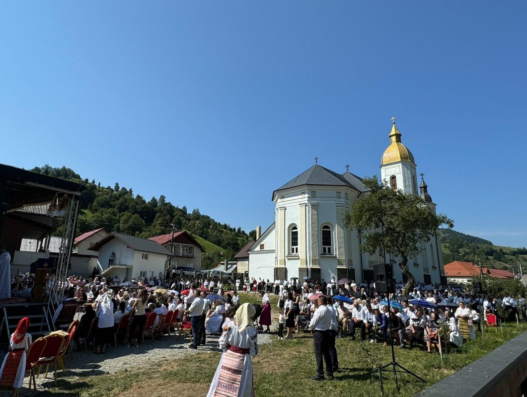 Biserica „Naşterea Maicii Domnului” din Măgura Ilvei a fost resfinţită de doi ierarhi 306365