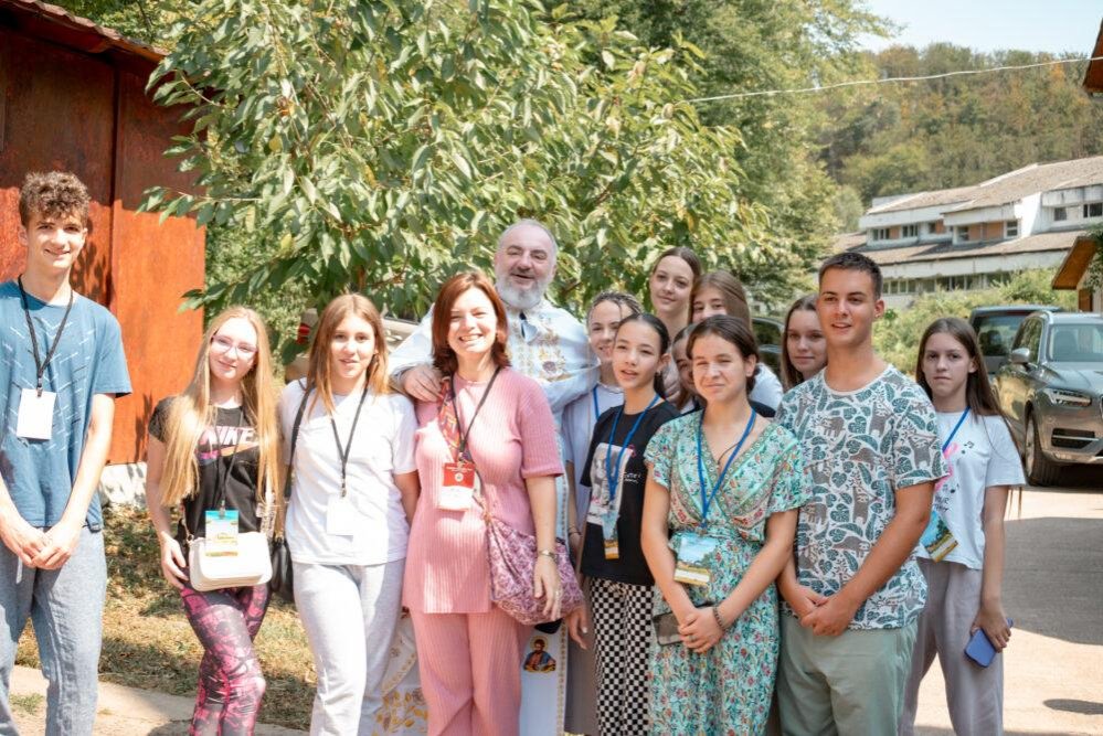 Tabără pentru tineri români din Serbia 306386