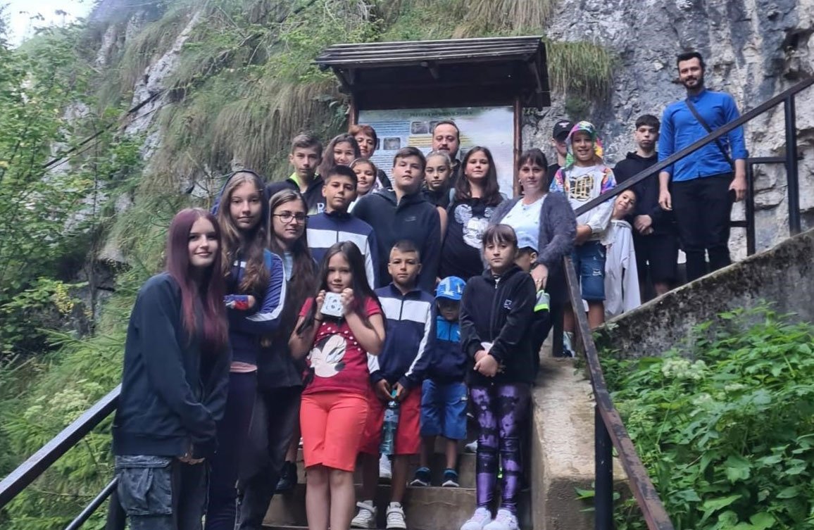 Excursie pentru tineri misionari din județul Dâmbovița  306590