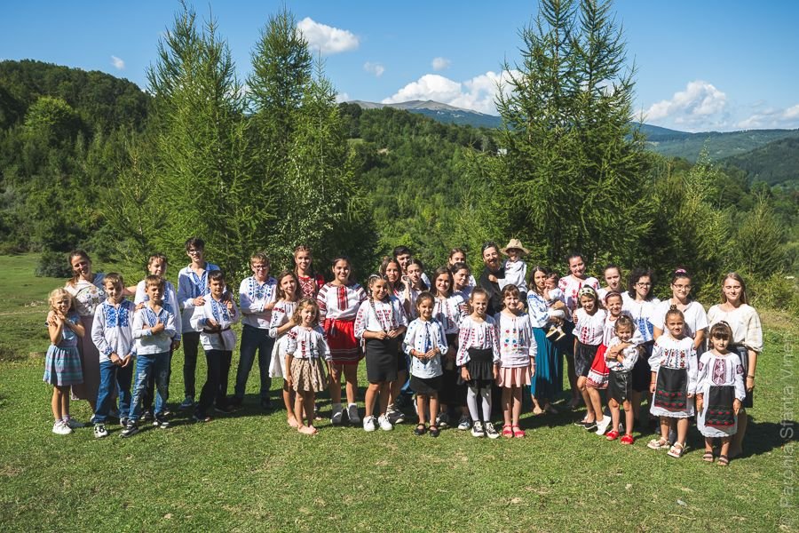 Creativitate, bucurie și educație religioasă la Școala de vară de la Slon 306615