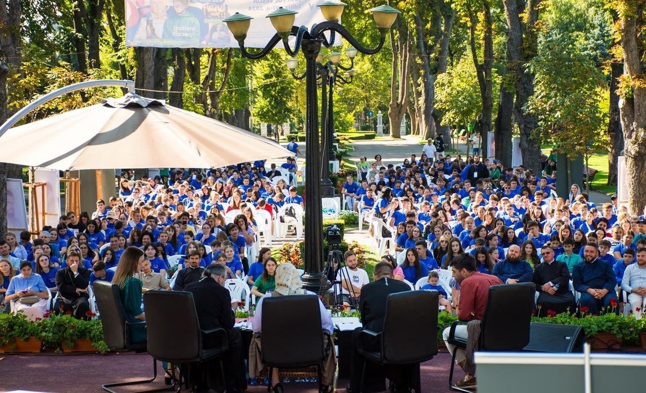 Sute de tineri au dezbătut diferența dintre virtual și real 306816