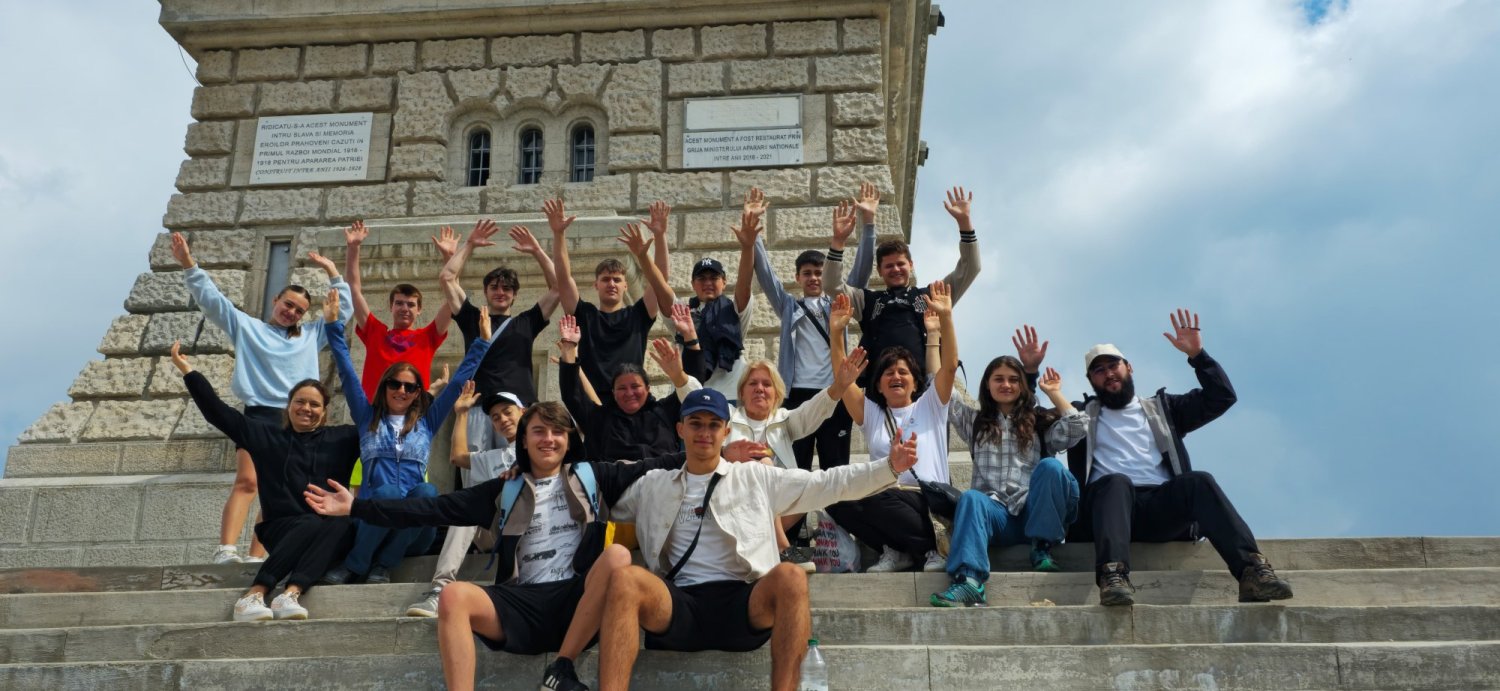 Copii din Moldova și Ucraina în tabără la Mănăstirea Caraiman 306887