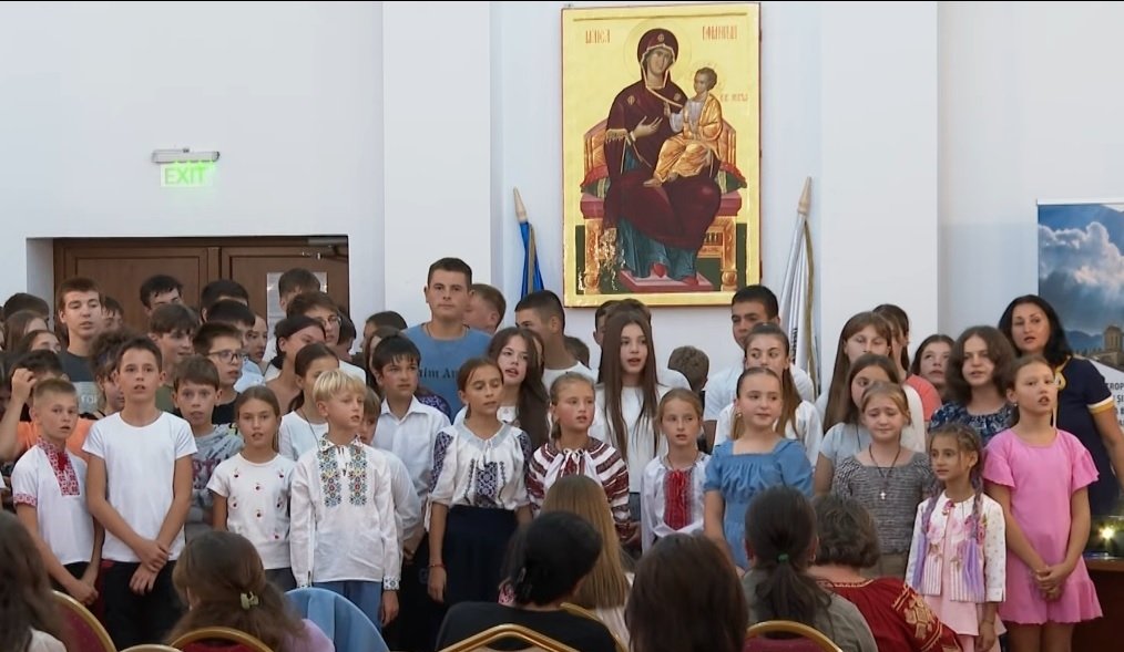Copii din Moldova și Ucraina în tabără la Mănăstirea Caraiman 306889