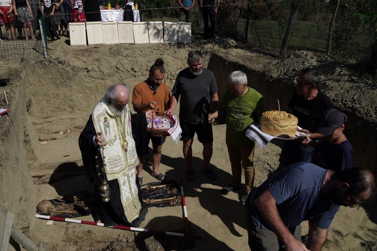 Luminoasele „candele” ale martirilor din Insula Mare a Brăilei 306827