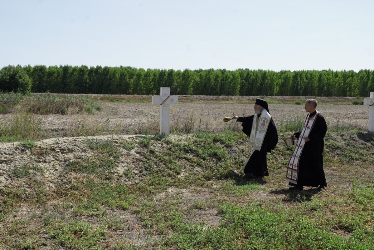 Luminoasele „candele” ale martirilor din Insula Mare a Brăilei 306829