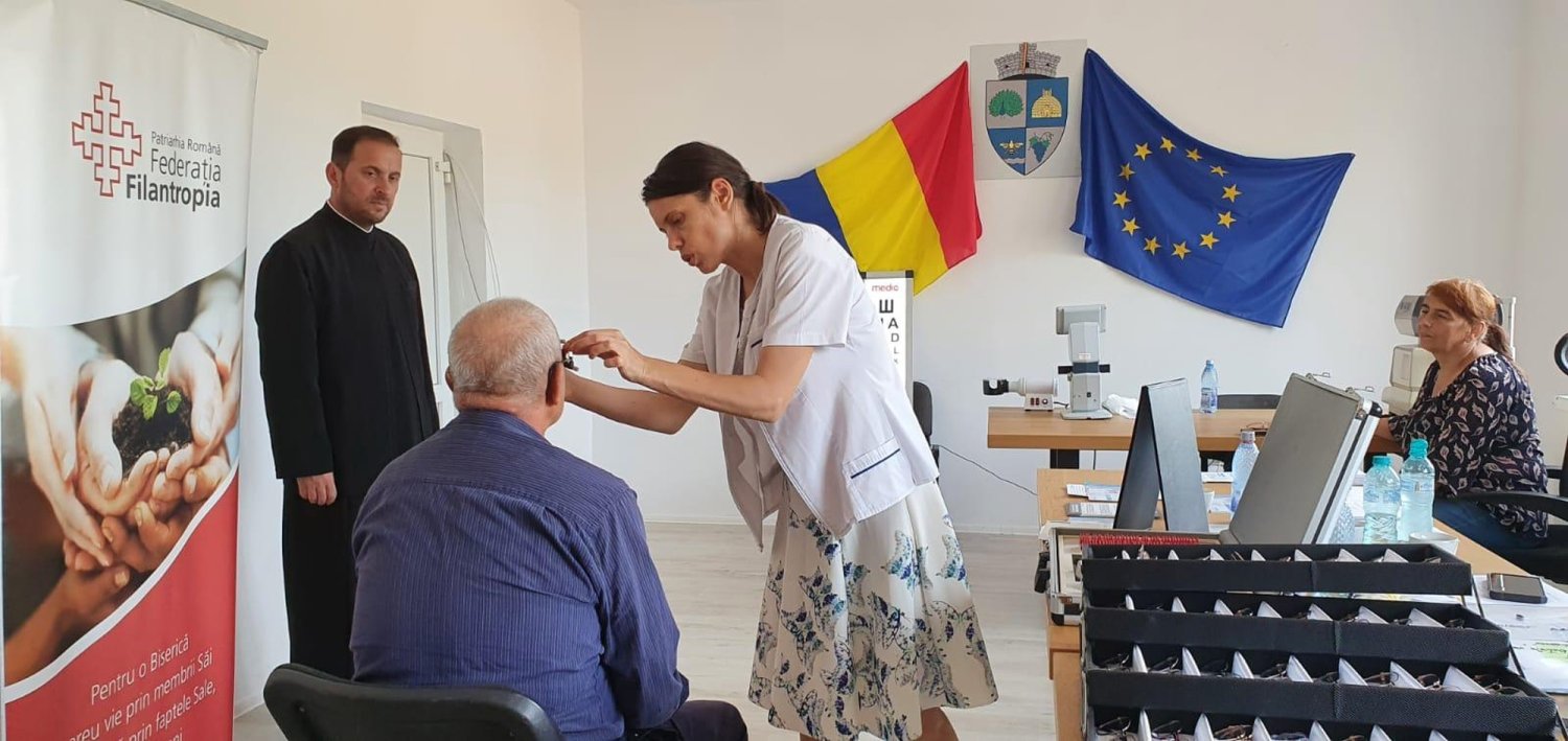 Consultații oftalmologice gratuite pentru vârstnici din Mehedinți 306931