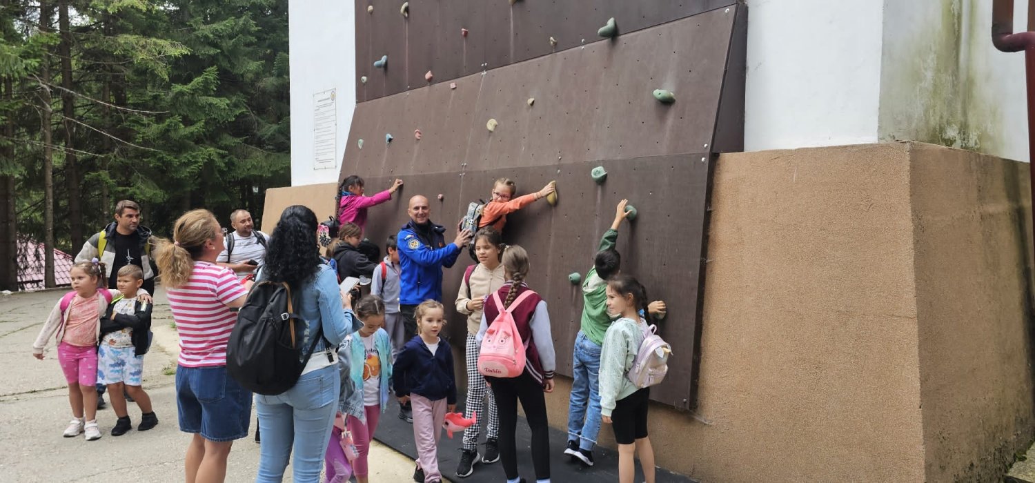 Școala de vară în Parohia „Sfinții Voievozi” din Urlați 306928