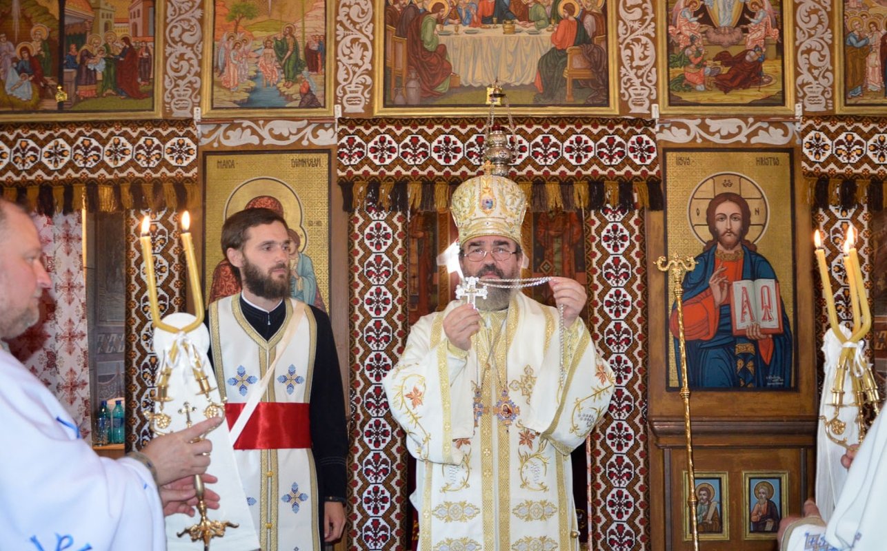 Sfinţiri de biserici în Episcopia Devei şi Hunedoarei 306918