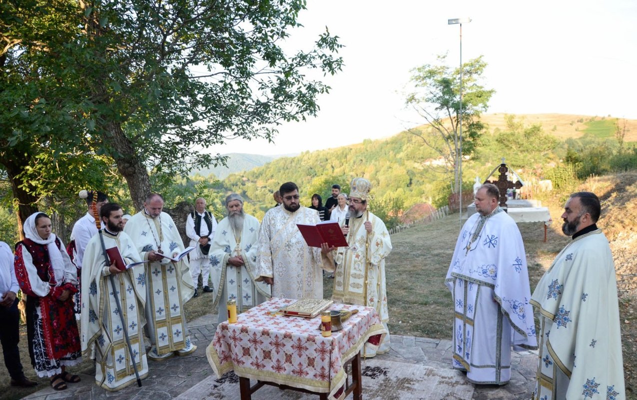 Sfinţiri de biserici în Episcopia Devei şi Hunedoarei 306919