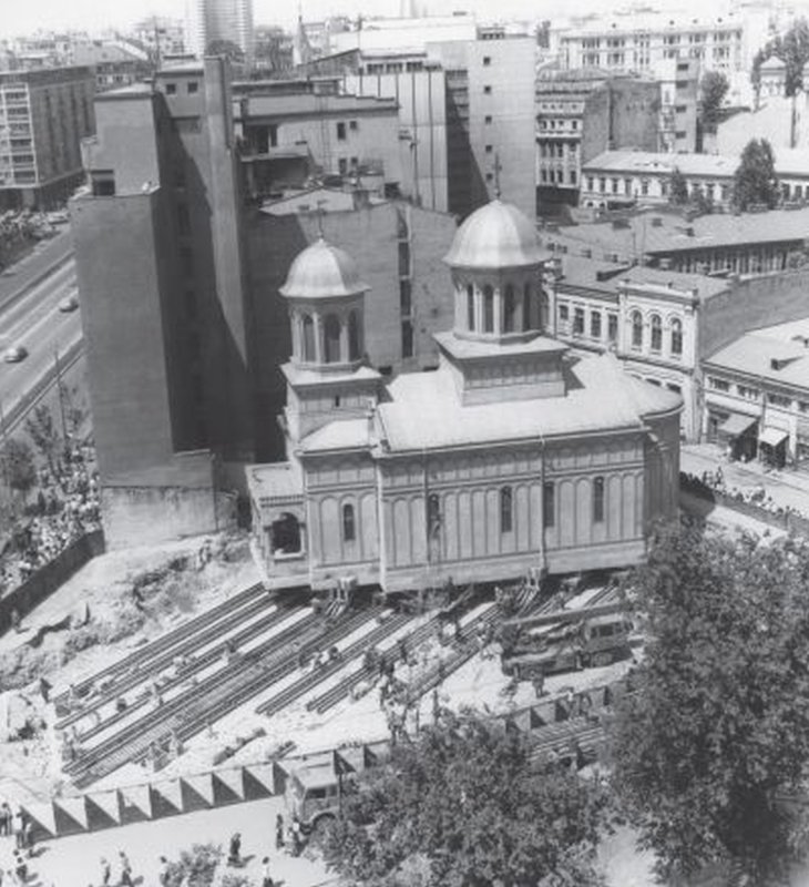 Biserica „Sfântul Ioan”-Piață, mutată 23 de metri din calea comuniștilor 306960