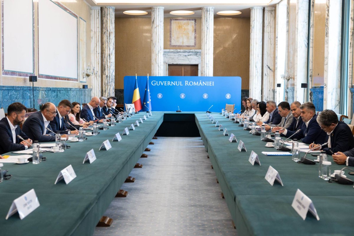 Consultări între Guvern și mediul de afaceri 306970