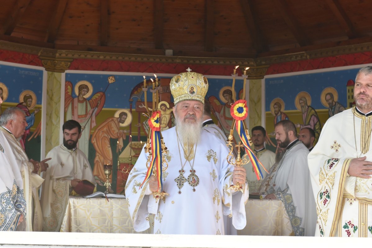 Binecuvântare arhierească în Parohia Câțcău, judeţul Cluj 307372