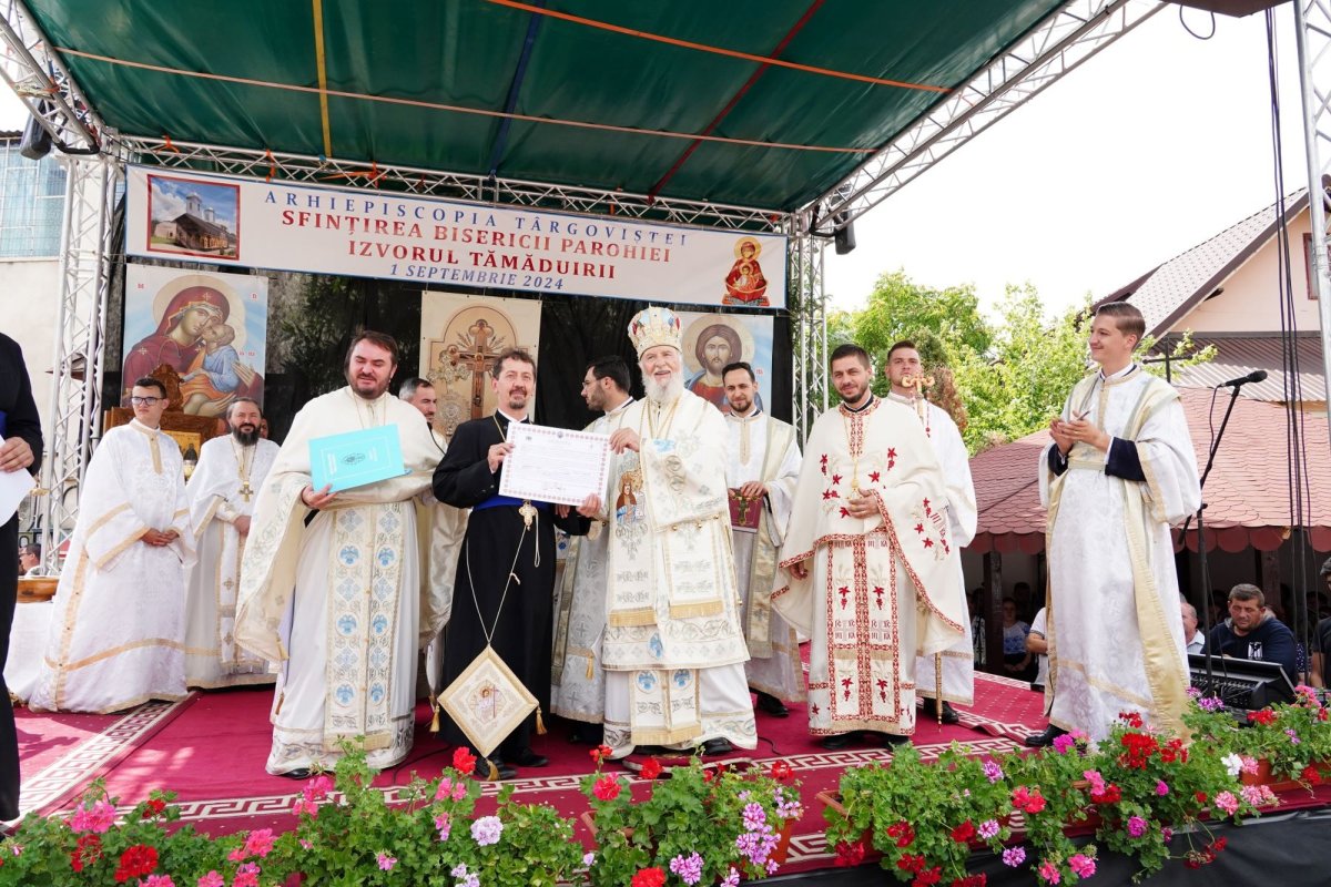 Biserica Parohiei „Izvorul Tămăduirii” din municipiul Târgoviște a fost sfințită 307419