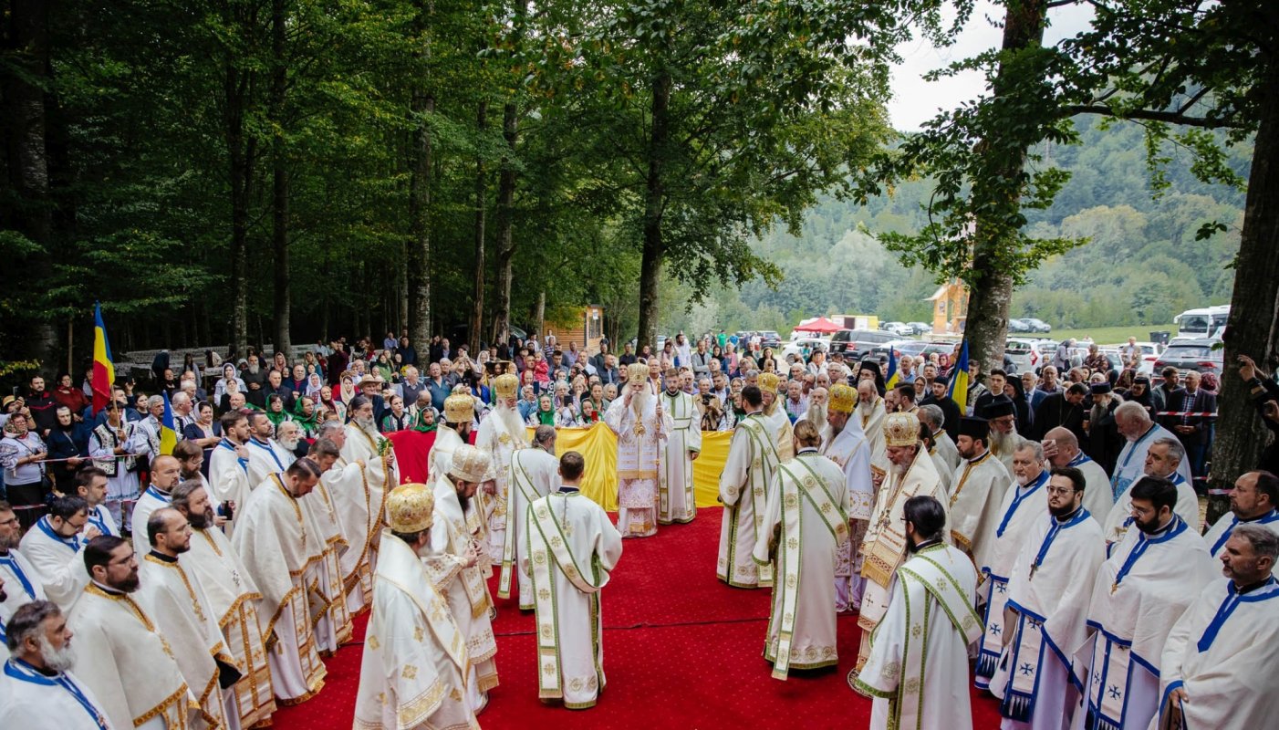 Bucurie împătrită la Sihăstria Râșcăi în ziua prăznuirii ocrotitorului său 307385