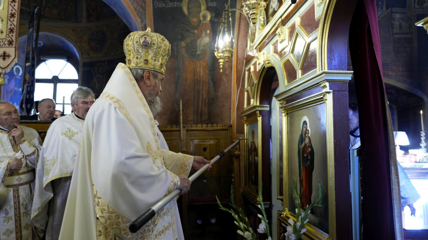 Pictura exterioară a bisericii din Tilișca, Sibiu, a fost sfințită 307495