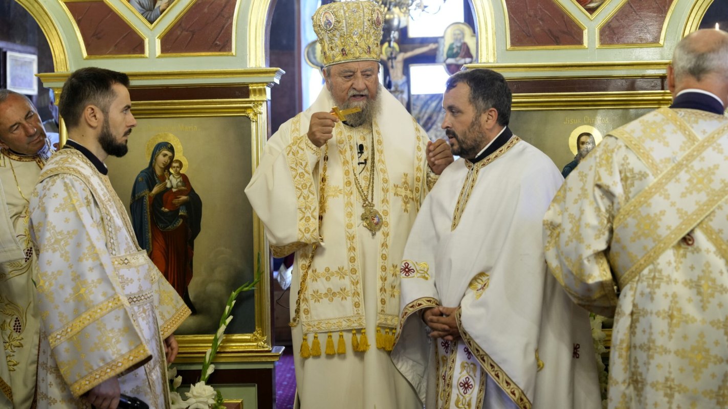 Pictura exterioară a bisericii din Tilișca, Sibiu, a fost sfințită 307500