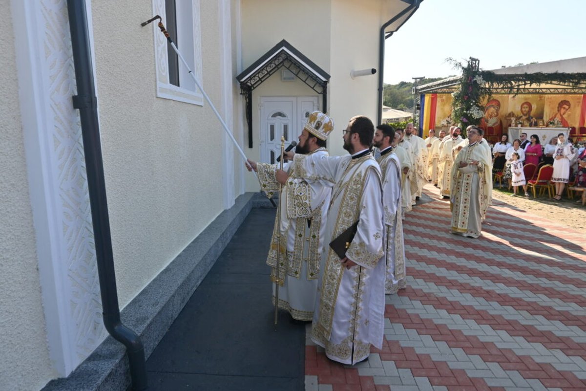 Resfințirea bisericii din Parohia Surduc, Episcopia Sălajului 307492