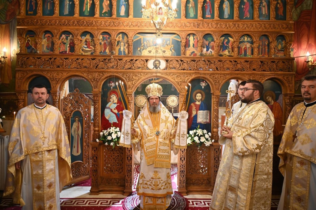 Slujire arhierească la Haieu, Episcopia Oradiei 307484
