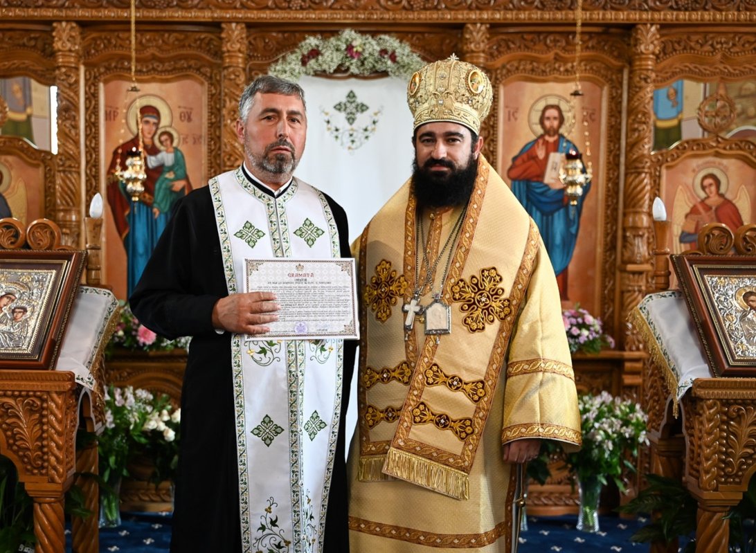 Slujiri arhiereşti în Episcopia Devei şi Hunedoarei 307570