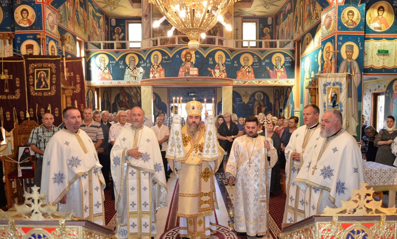 Slujiri arhiereşti în Episcopia Devei şi Hunedoarei 307572
