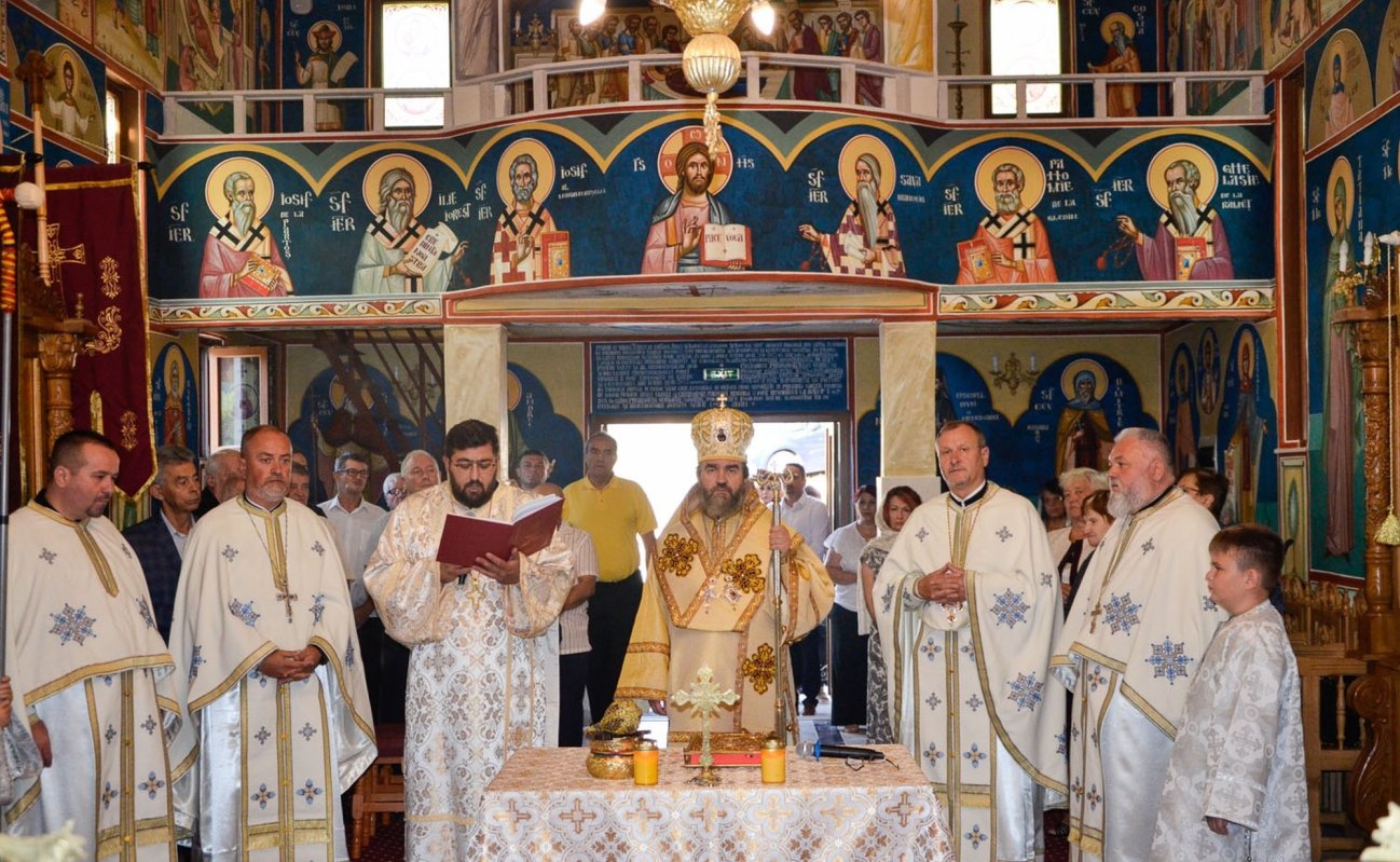 Slujiri arhiereşti în Episcopia Devei şi Hunedoarei 307575