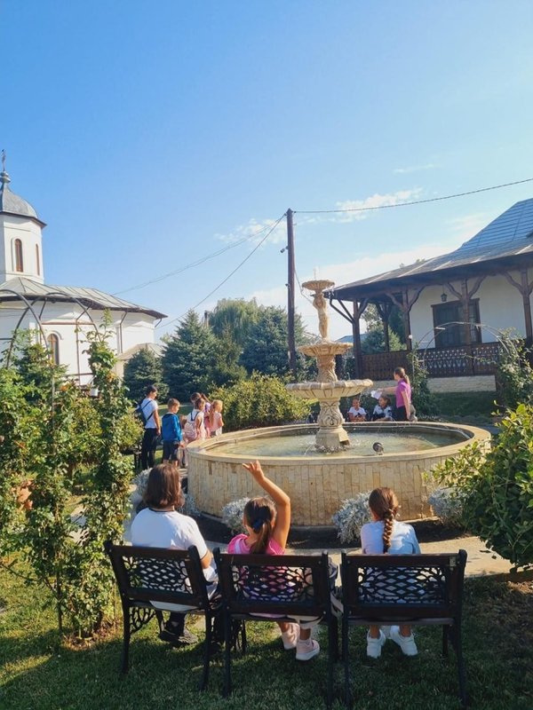 Grijă pentru educația copiilor în Arhiepiscopia Dunării de Jos 307700