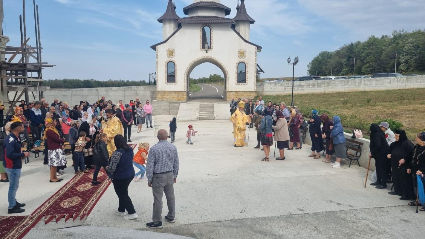 Hramul Mănăstirii Ivănești, Vaslui 307833