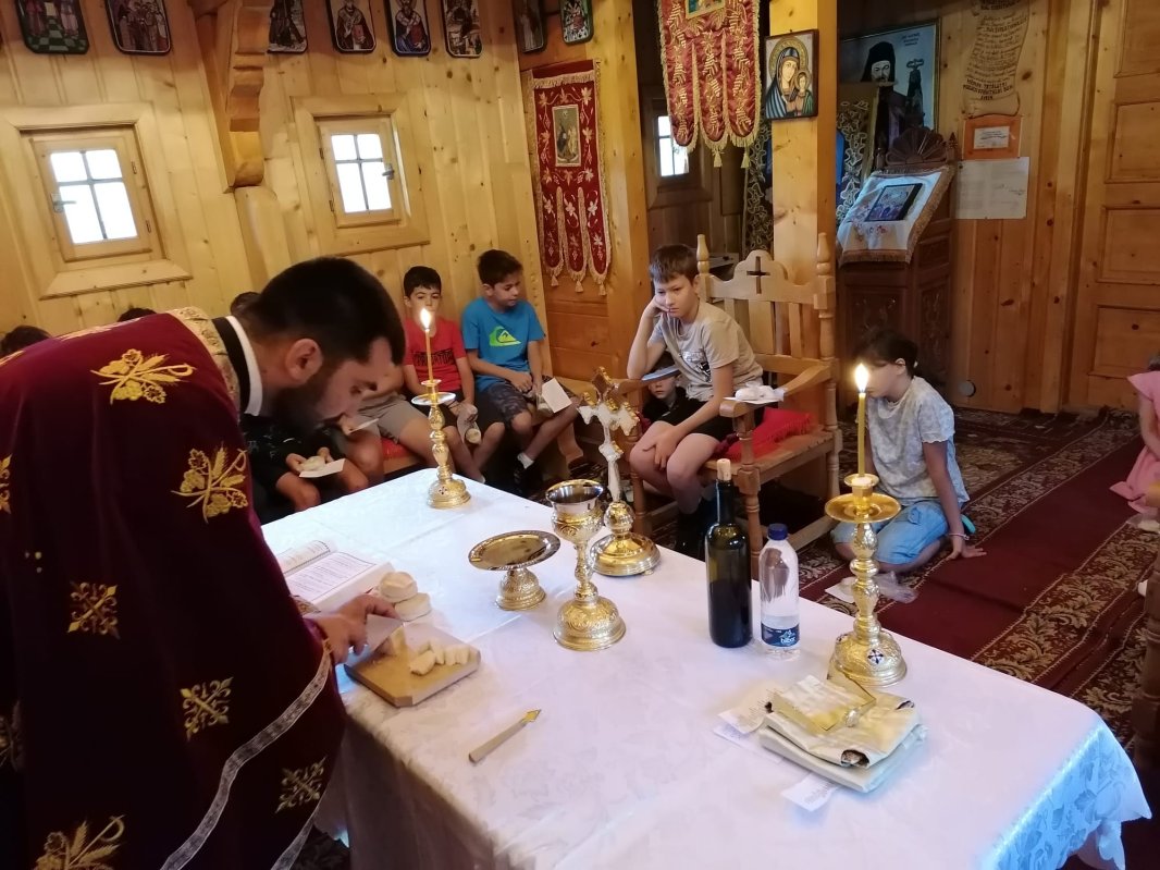 Tabere pentru copii și tineri la centrul socio‑cultural de la Tărlungeni, Braşov 307802