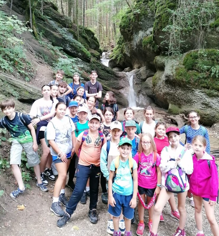 Tabere pentru copii și tineri la centrul socio‑cultural de la Tărlungeni, Braşov 307805