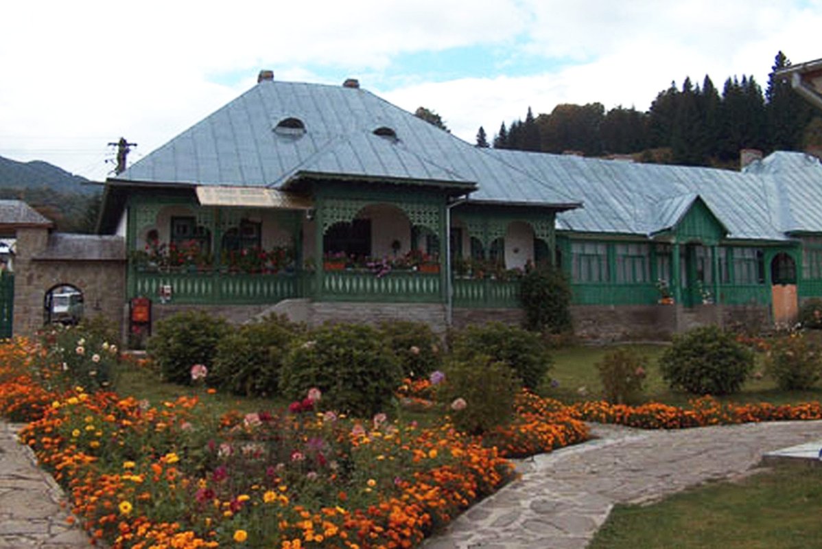 Mănăstirea Suzana - broboane de sudoare, picături de har 307139