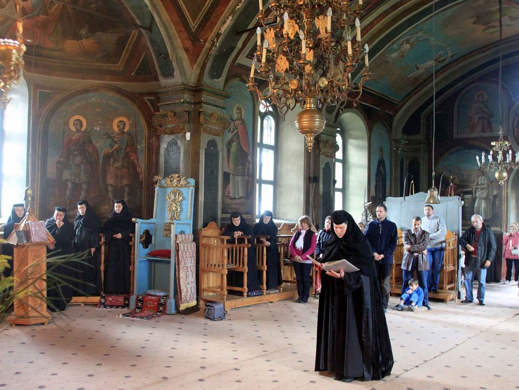 Mănăstirea Suzana - broboane de sudoare, picături de har 307146