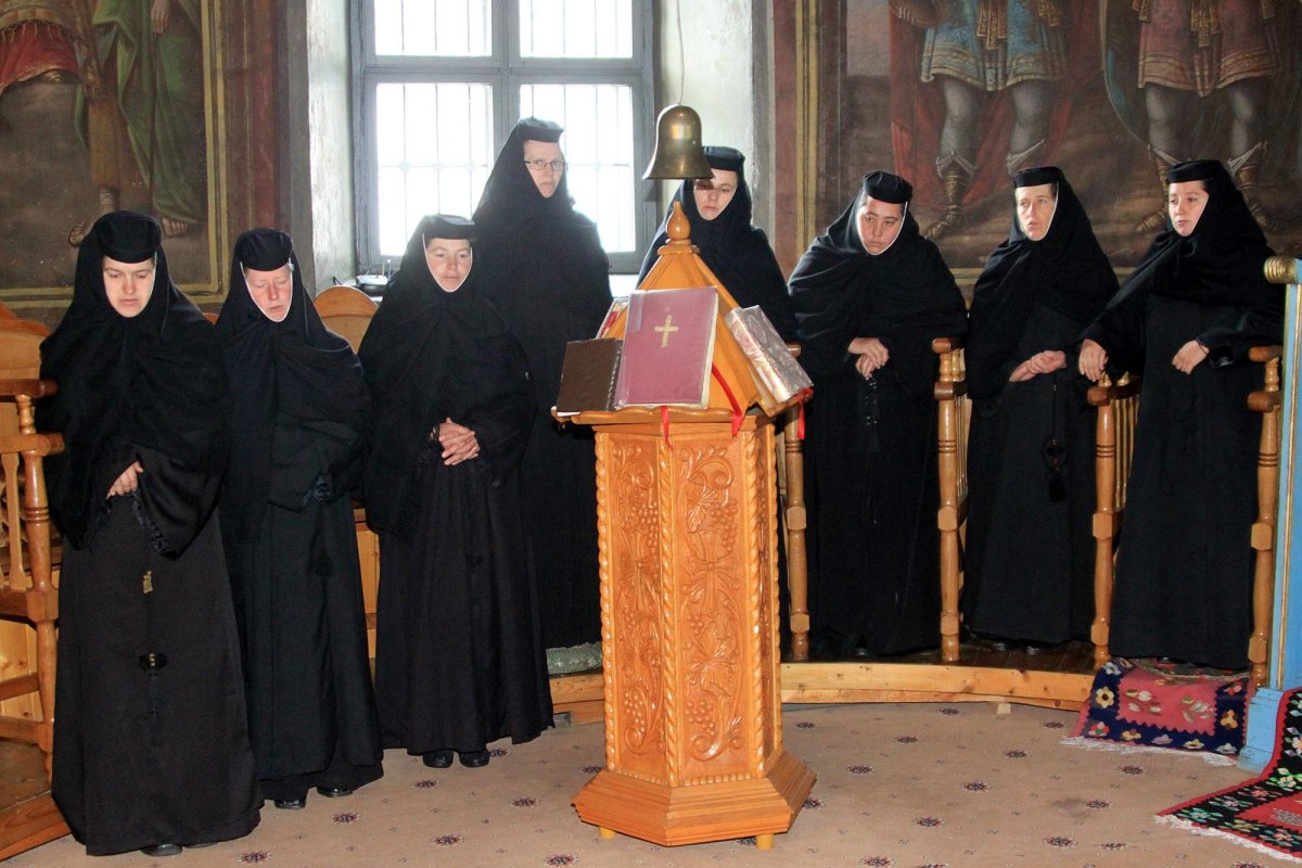 Mănăstirea Suzana - broboane de sudoare, picături de har 307149