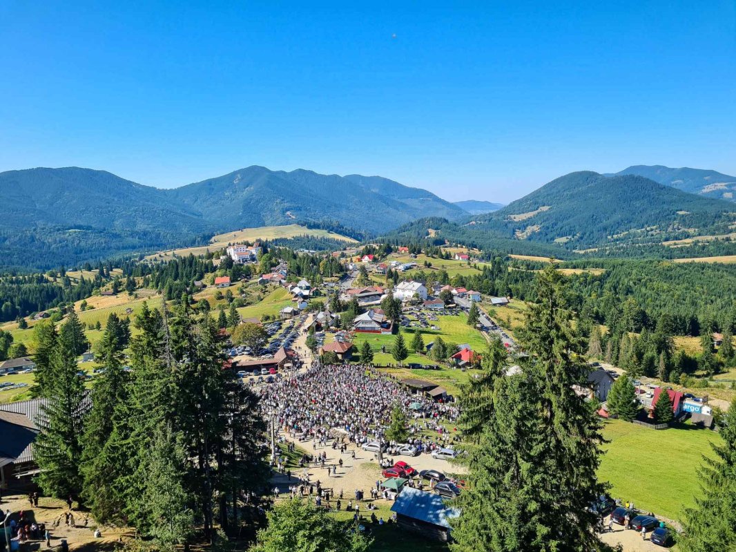 Hramul Mănăstirii „Nașterea Maicii Domnului” de la Piatra Fântânele 308028