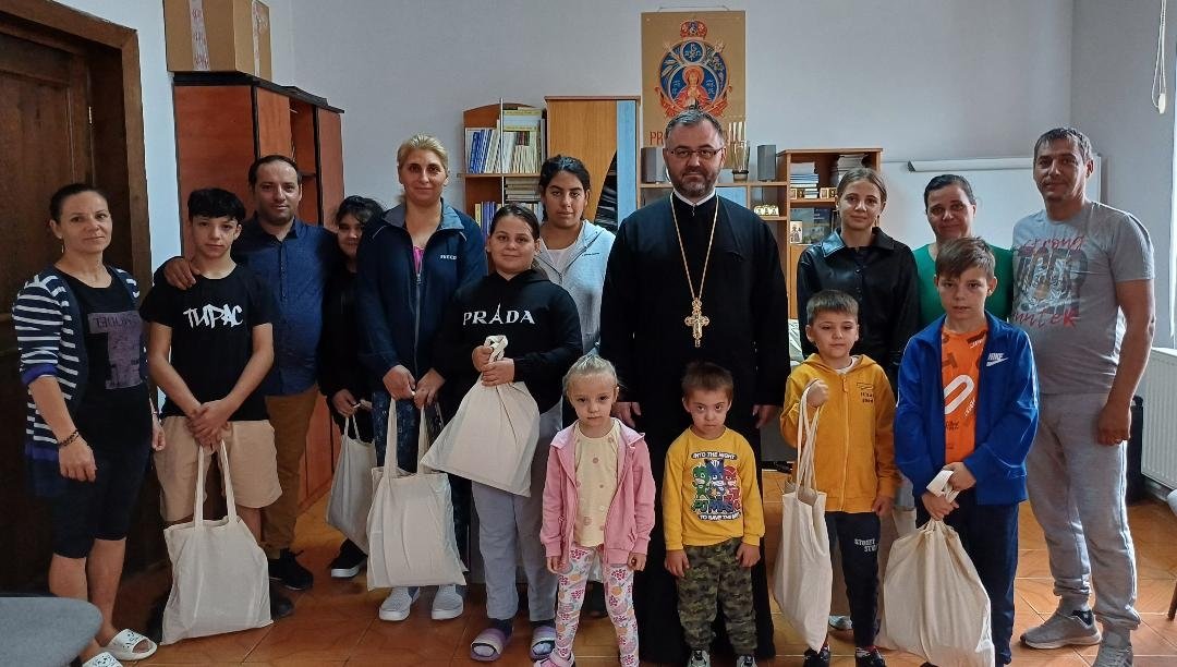 Rechizite școlare pentru elevi din Protopopiatul Slobozia 308080