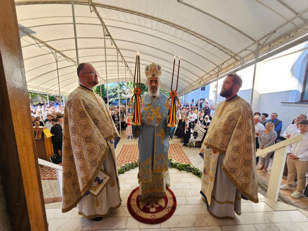 Sfânta Liturghie arhierească la Mănăstirea „Nașterea Maicii Domnului” de la Recea 308132