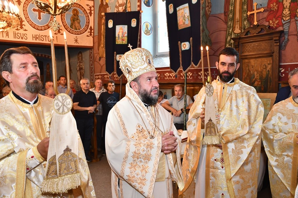 Slujire arhierească la 250 de ani de la construirea bisericii din Bogodinţ 308148