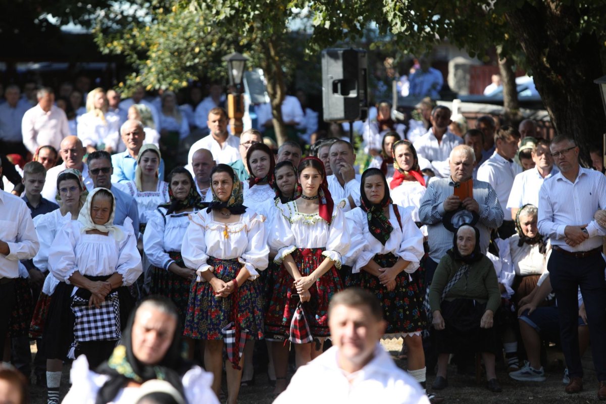 Hram la biserica din Rozavlea 308211