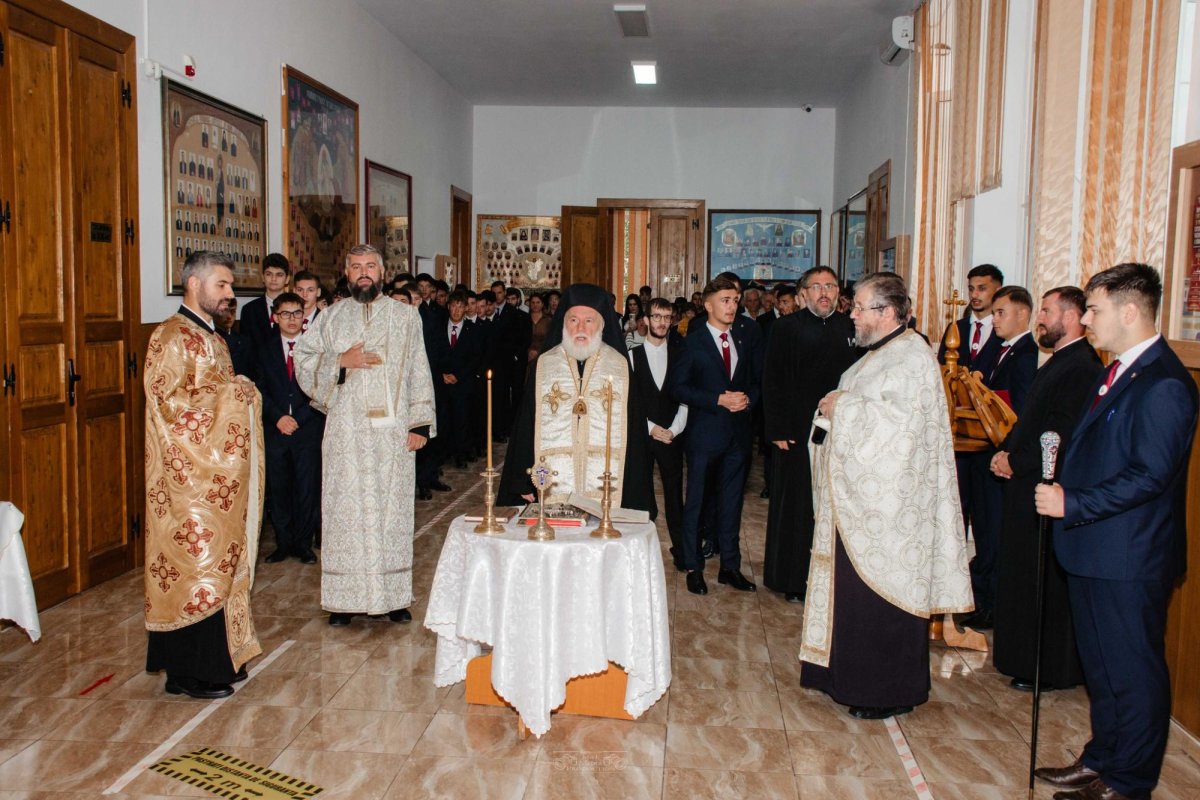 Început de an școlar binecuvântat pentru seminariștii din Tulcea 308256