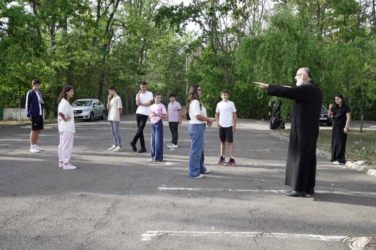 Proiectul „Copiii preoților și misiunea lor între prieteni” la așezământul din Lacu Sărat 308243