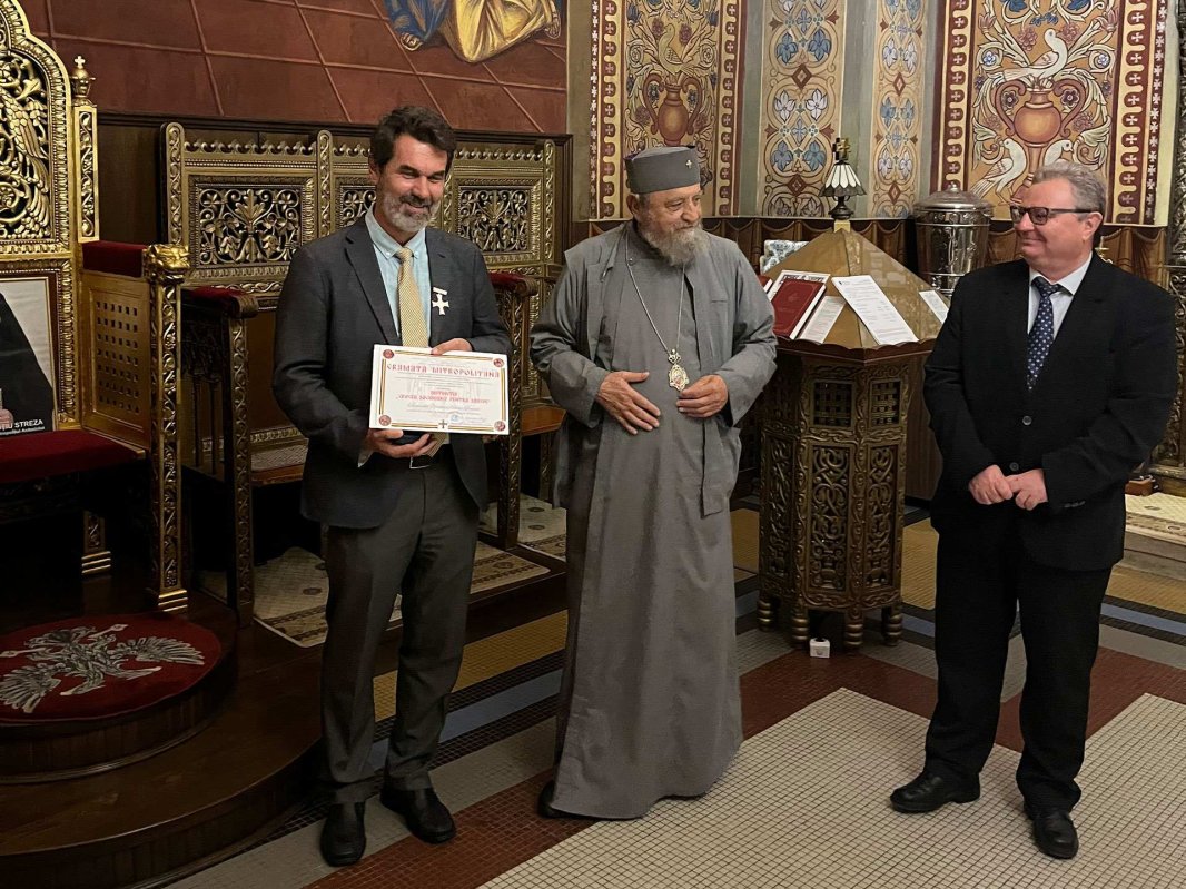 „Crucea Şaguniană” acordată conf. univ. dr. Adrian Nicolae Lemeni 308374