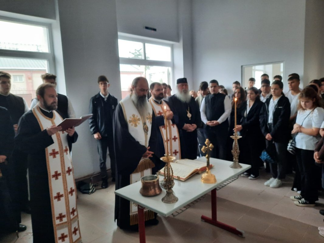 Elevii teologi timișoreni la început de an școlar 308338