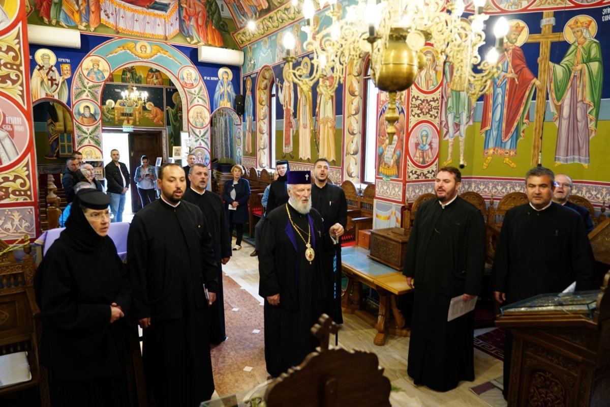 Vizite pastorale la parohii din județul Dâmbovița 308333