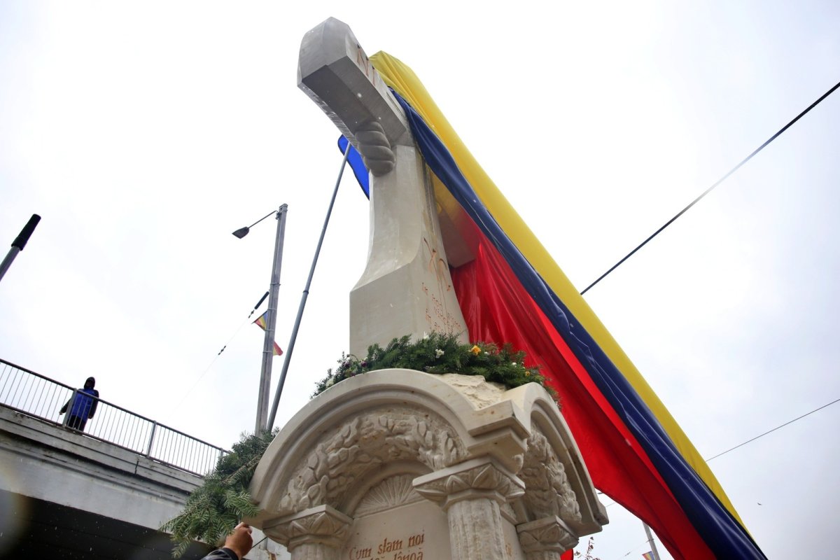 „Văzând starea de jertfă, omul Crucii devine omul Învierii” 308589