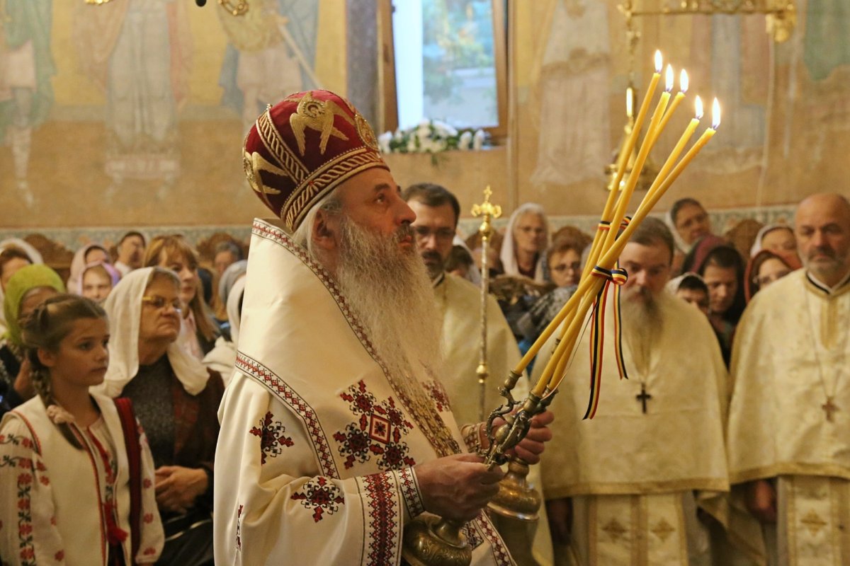 „Văzând starea de jertfă, omul Crucii devine omul Învierii” 308592