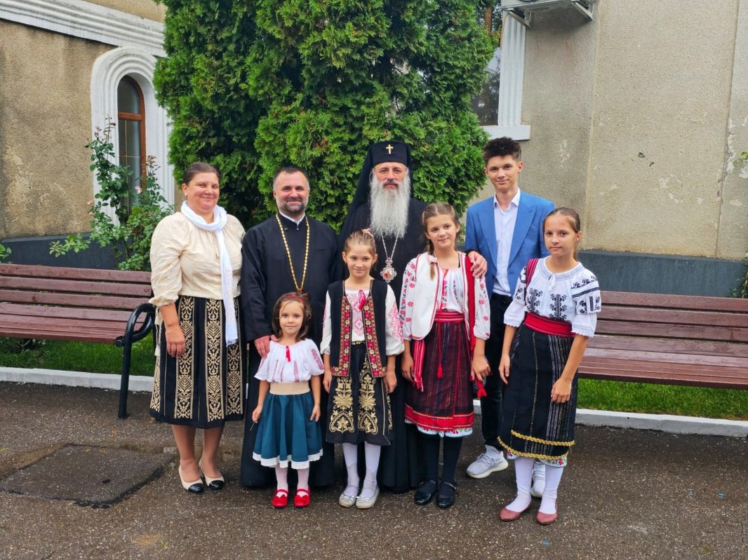 „Văzând starea de jertfă, omul Crucii devine omul Învierii” 308594