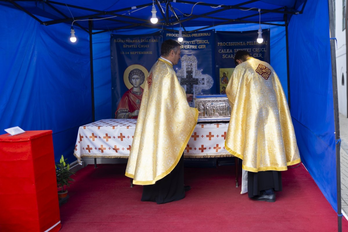 Zile de sărbătoare la Parohia „Sfântul Vasile cel Mare”-Victoria din București 308531