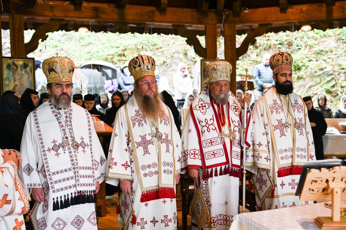 Hram la Mănăstirea Prislop, judeţul Hunedoara 308660